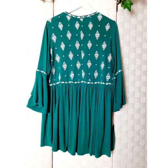 Torrid Green Embroidered Bell-Sleeve Tunic - Picture 11 of 16
